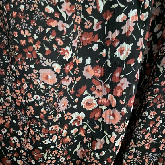 Abercrombie and Fitch spring blouse - Picture 4 of 4